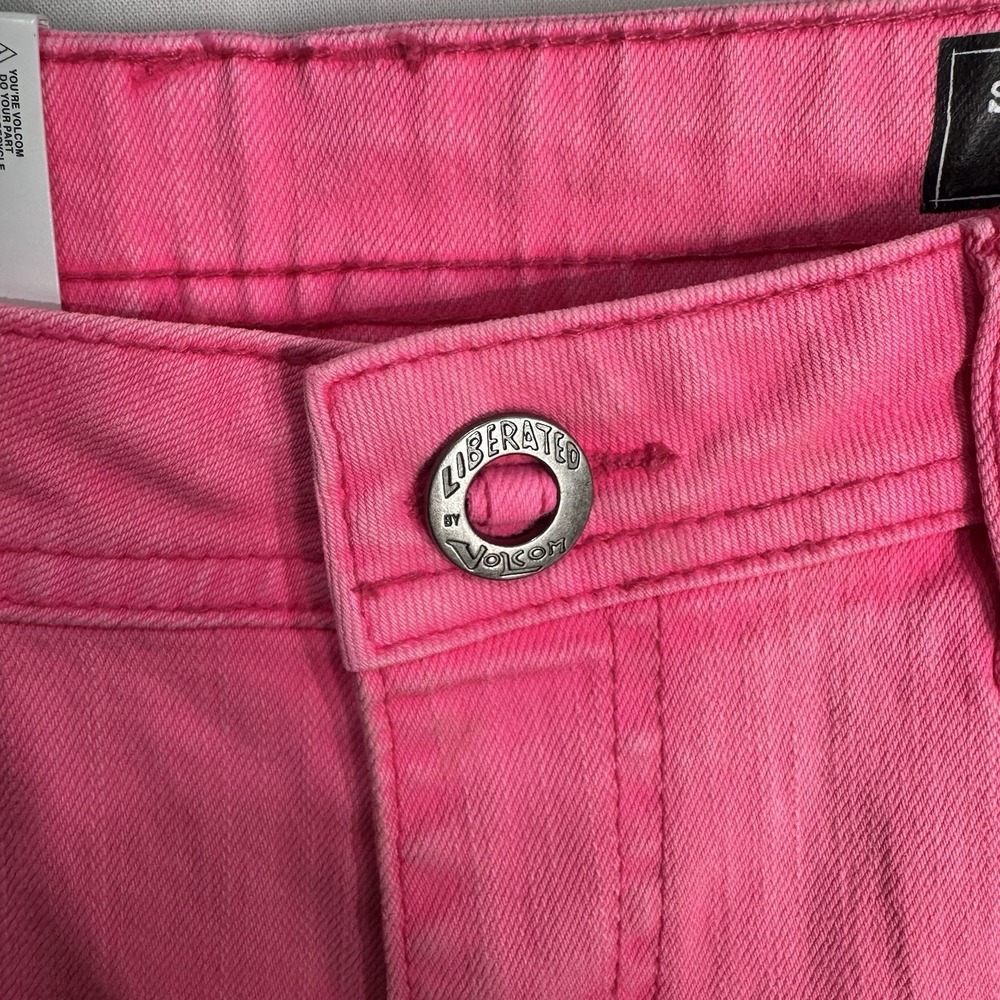 Volcom Women's Size 5 Sound Check Short Short Fit Raw Edge Cutoff Jean NWT - Picture 3 of 16